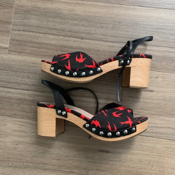 Miu Miu Bird Print Wooden Block Heel Sandals - Picture 3 of 6